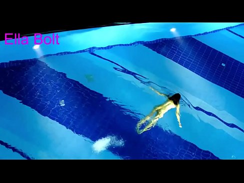 ❤️ මට නැරඹීම නැවැත්විය නොහැක, තරුණ රන්වන්තිය ELLA BOLT නිවාඩු නිකේතනයේ තටාකයේ නිරුවතින් පිහිනීමට හසු විය ❌ Porno අපෙන්% si.sexindrag.ru%